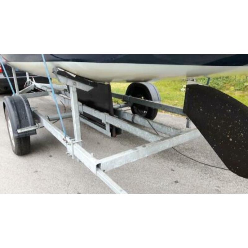 BM / 16 m2 met trailer en buitenboordmotor