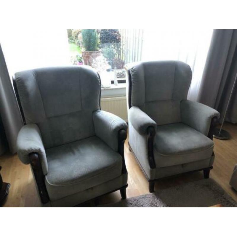 2-zitbank en 2 fauteuils te koop