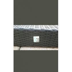 Loungeset bankje, twee stoelen en tafel
