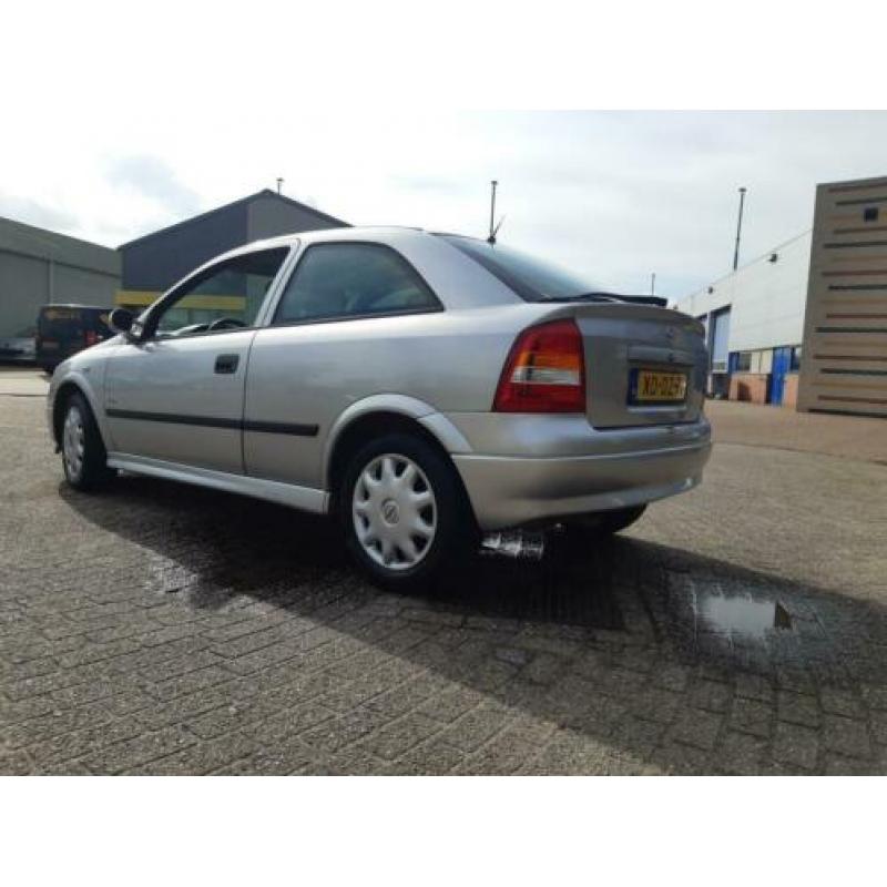 Opel Astra 1.6 I 1998 Grijs Nieuwe APK