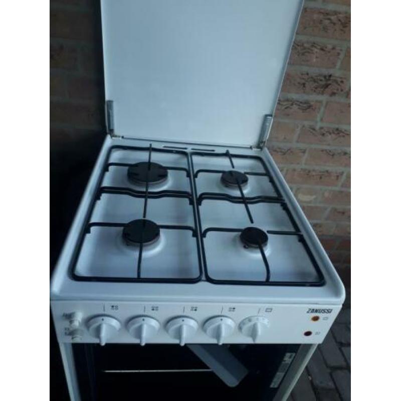 Nette staat goed werkende zanussi gasfornuis