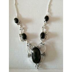 Prachtige handgemaakte 925z ketting met zwart onyx 48cm