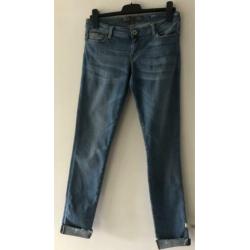 Mooie Guess skinny jeans mt 29