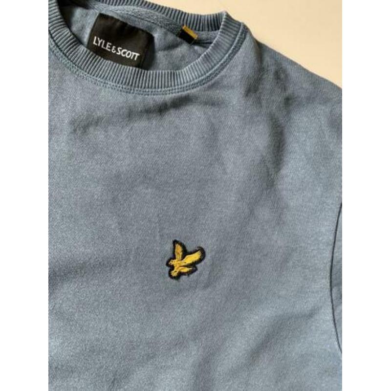 Lyle & Scott sweater met zak op de buik maar S