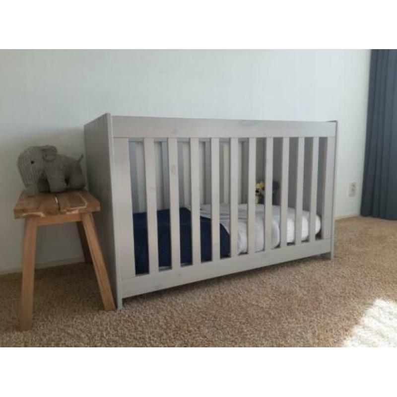 WOOOD New Life Commode en Ledikant incl matras