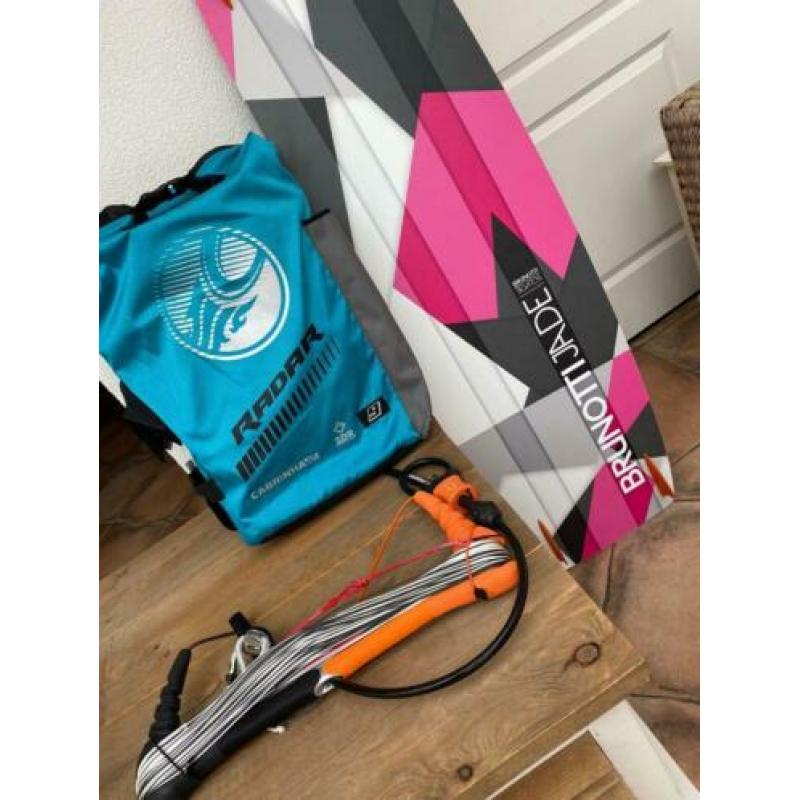 Complete Cabrinha kite set (Radar 9m + bar +board)