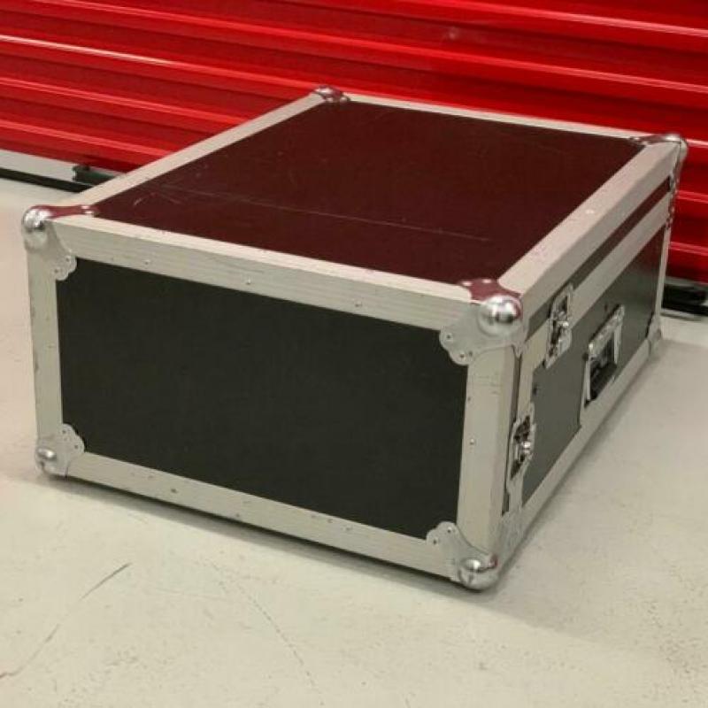 Mengtafel flightcase 19inch 13HE
