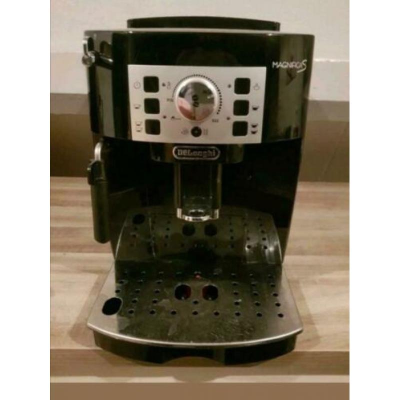 Delonghi Espressomachine Magnifica