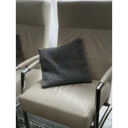 Te koop 2 stuks Leolux Helical fauteuils wit leder