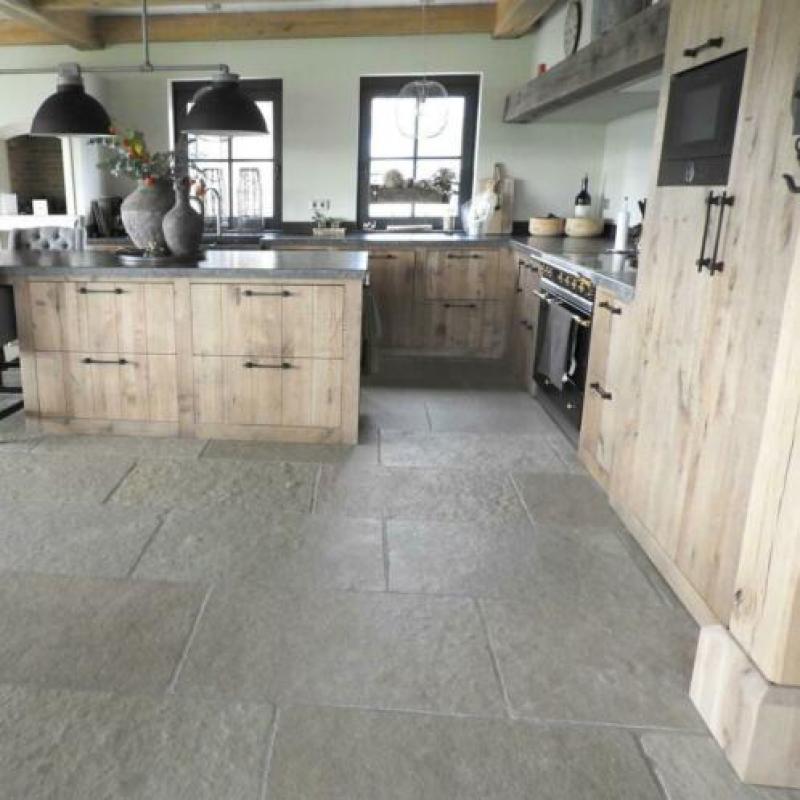 kloostervloer Castle Stone Yellow 60x90 cm gekapt verouderd
