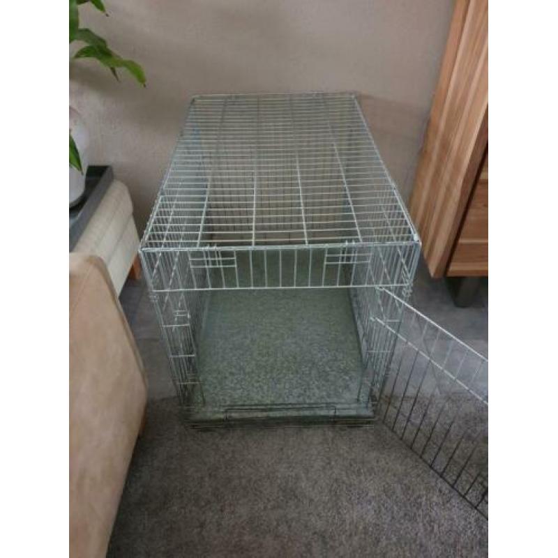 Bench. Opvouwbaar. 85 cm breed, 65 cm hoog. 55 cm diep.