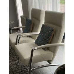 Te koop 2 stuks Leolux Helical fauteuils wit leder