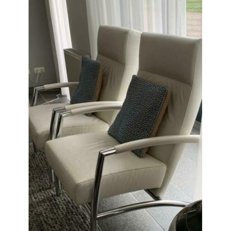 Te koop 2 stuks Leolux Helical fauteuils wit leder