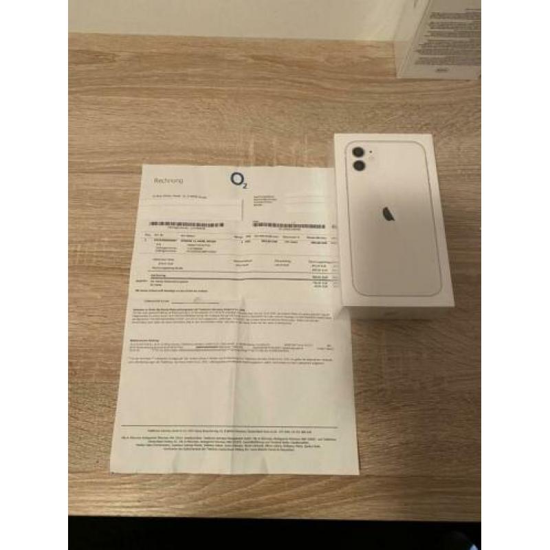 iPhone 11 GESEALED Wit 64gb
