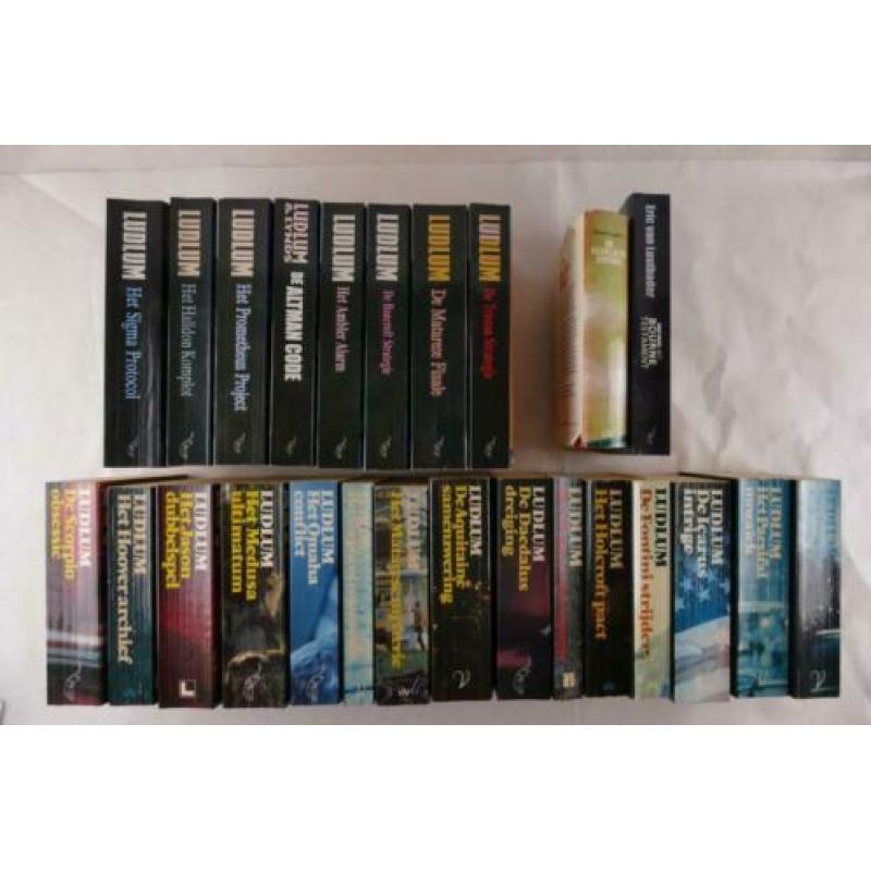 25 x Robert Ludlum