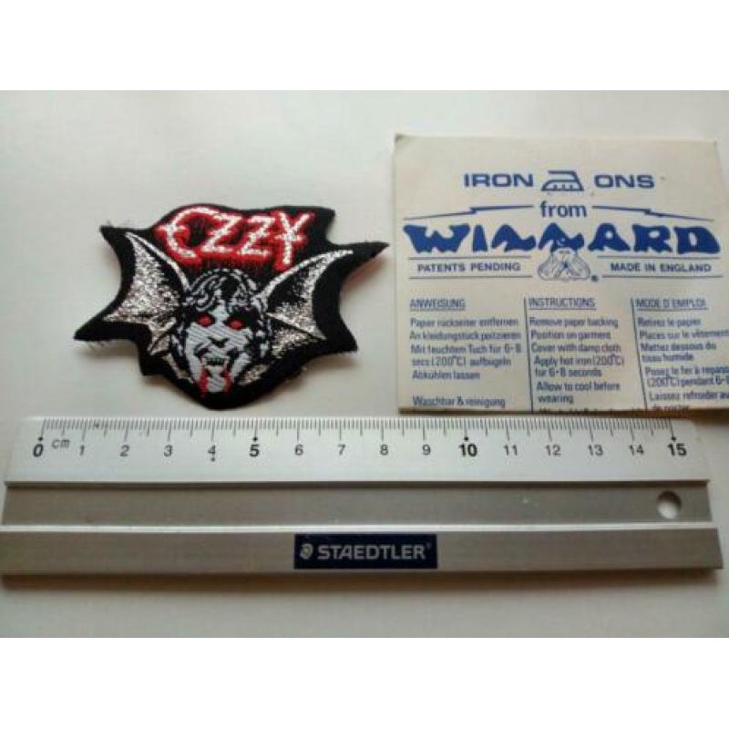 Ozzy Osbourne vrij zeldzame shaped vintage 80's patch 43