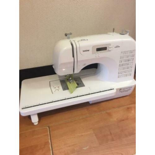 Brother COMPUTERNAAIMACHINE MET VERLENGTAFEL MODEL ce70