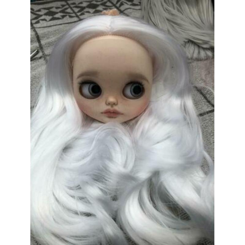 Blythe pruik met scalp