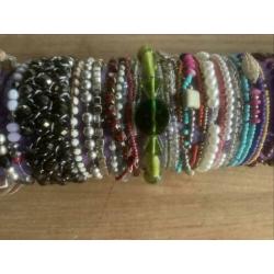 Armbandjes, heel veel verschillende....