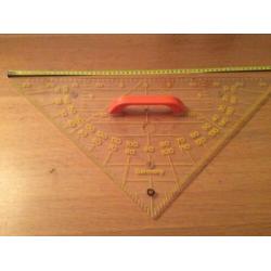 Geodriehoek voor schoolbord. Dus heel groot.