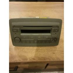 Orginele autoradio met frame voor een fiat panda