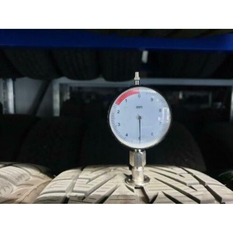 17 inch Audi rotovelgen met winterbanden.