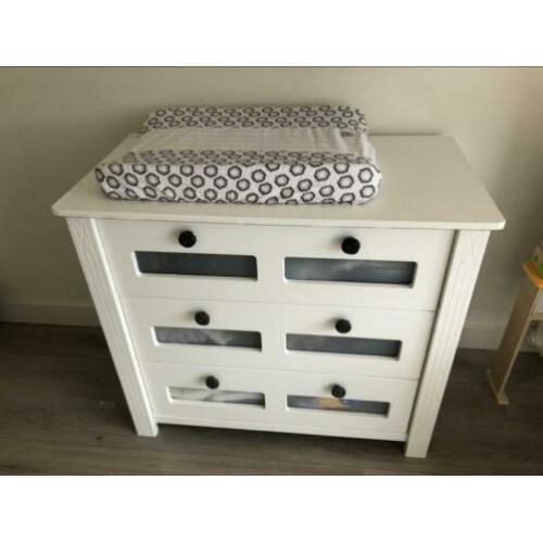 Witte kast + commode