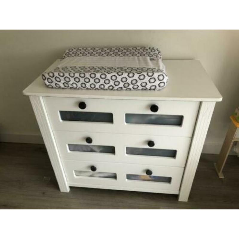 Witte kast + commode