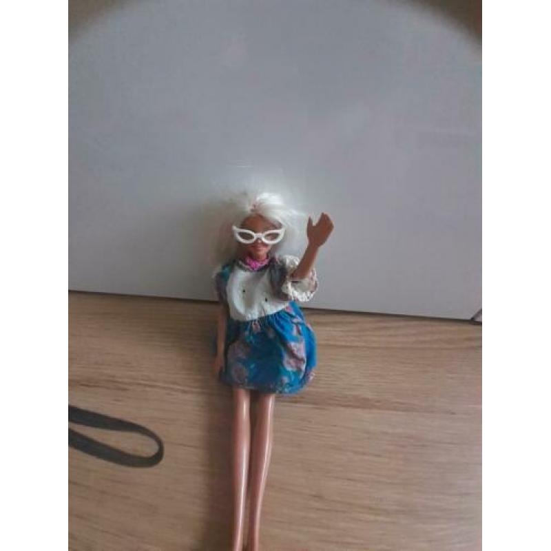 Prachtige barbie pop te koop ?