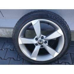 17 inch Audi rotovelgen met winterbanden.