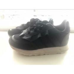 Adidas 23 super leuke meisjes sneakers