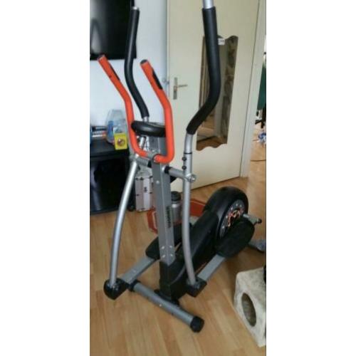 Tekoop aangeboden een crosstrainer van Hammer