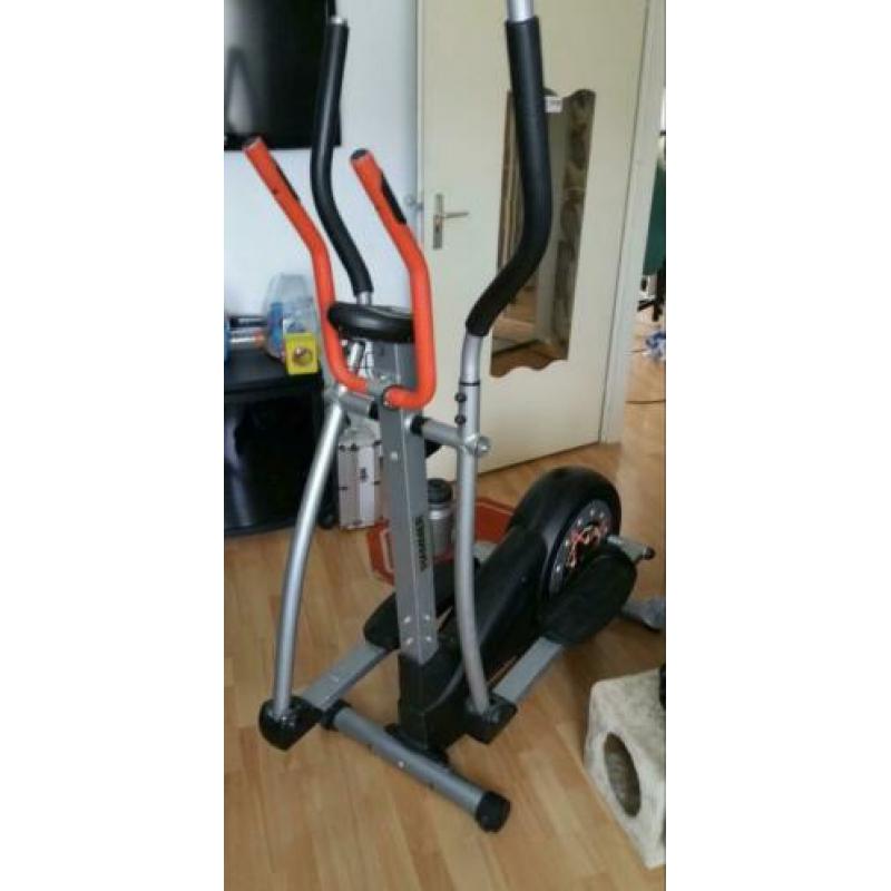 Tekoop aangeboden een crosstrainer van Hammer