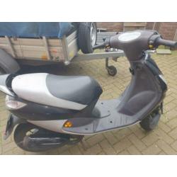 Peugeot vivacity snorscooter
