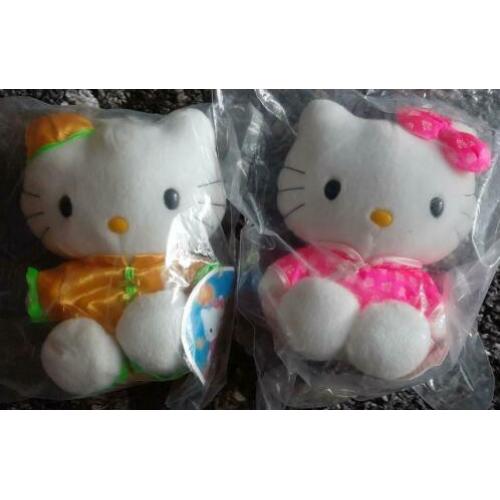 Hello Kitty plusche poppen. 4 verschillende series