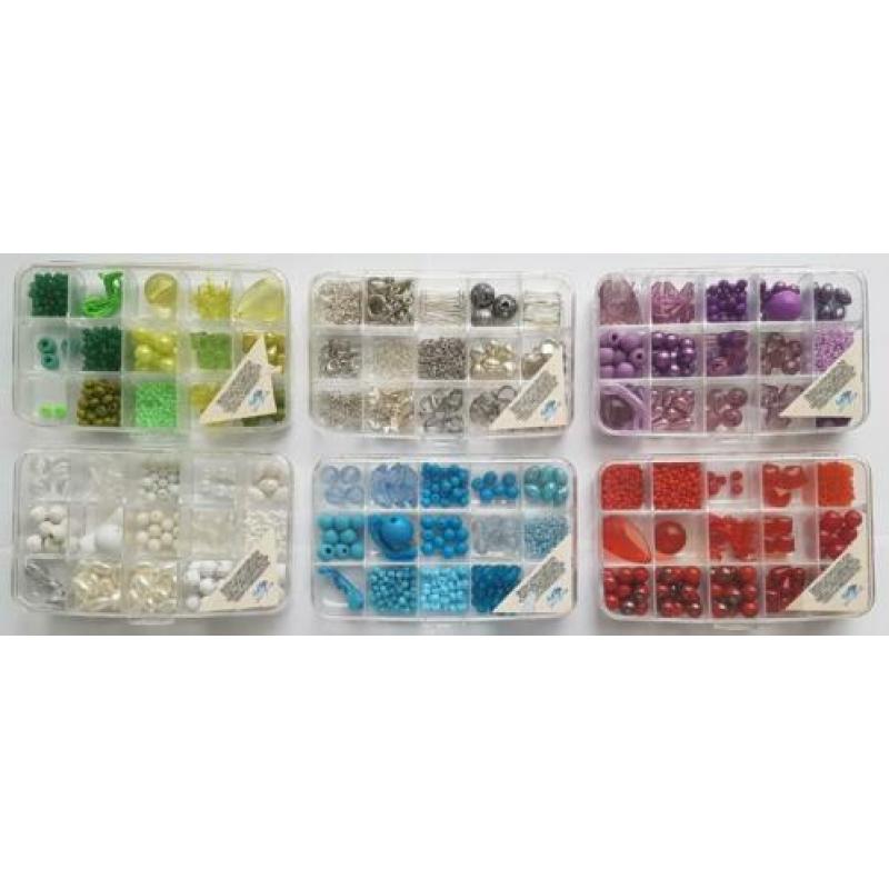 Kralen & div. materialen om zelf sieraden te maken