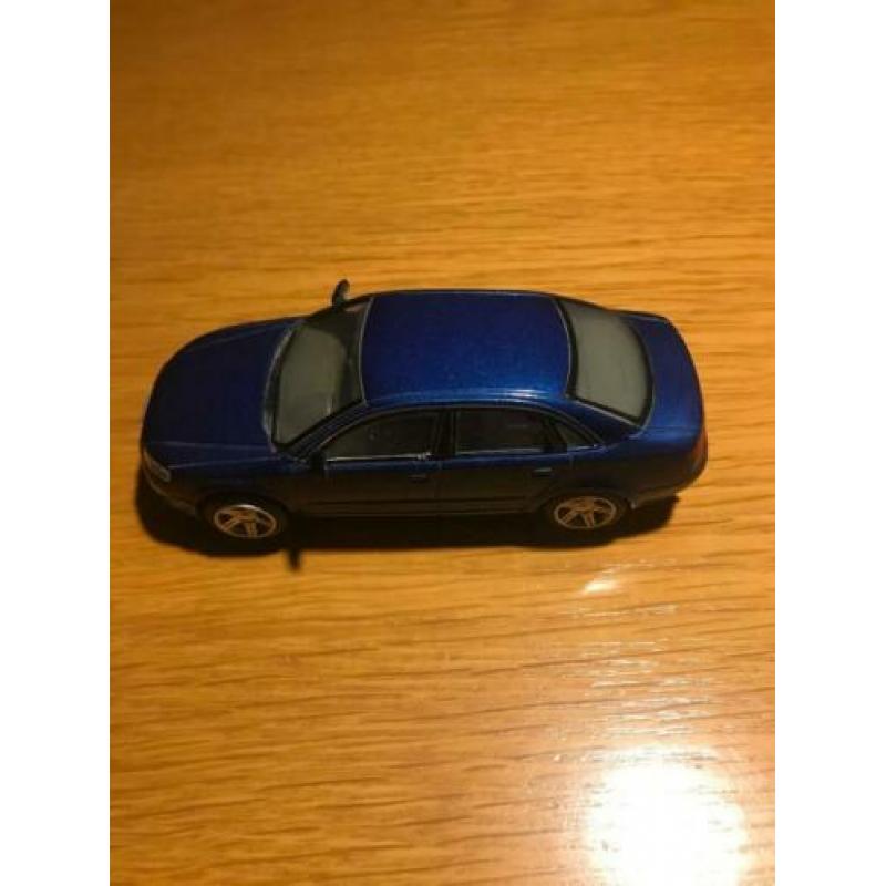 Audi A4 B7 Sedan Blauw 1:43