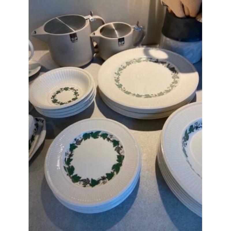wedgewood met groen blaadje