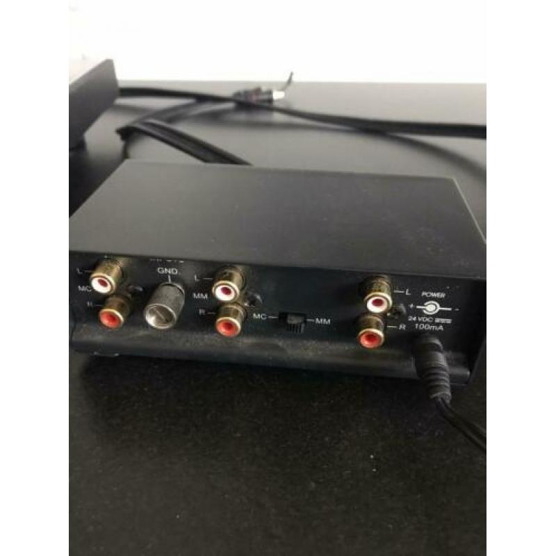 Project Debut 3 platenspeler en pre amp