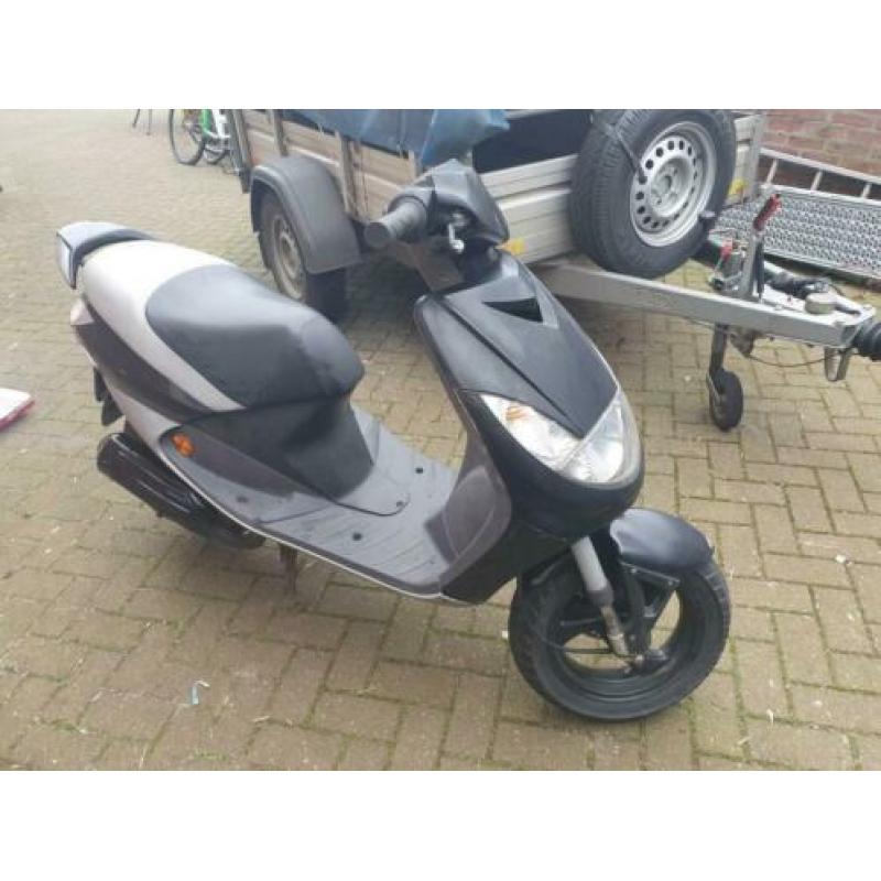 Peugeot vivacity snorscooter