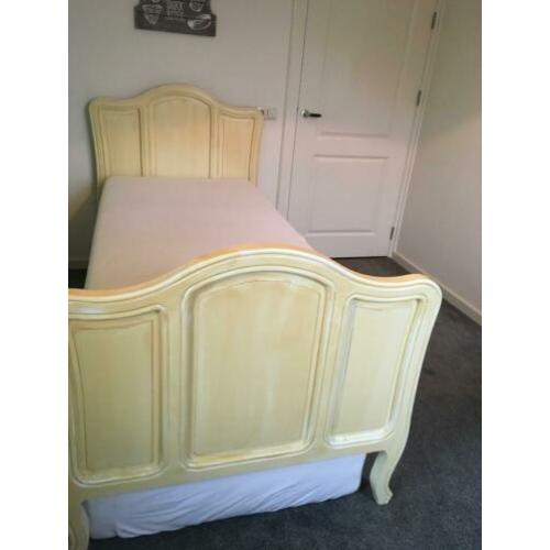 Brocante bed