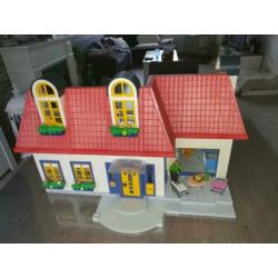 Zeer uitgebreid ingericht woonhuis playmobil veel extra.s