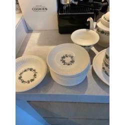 wedgewood met groen blaadje