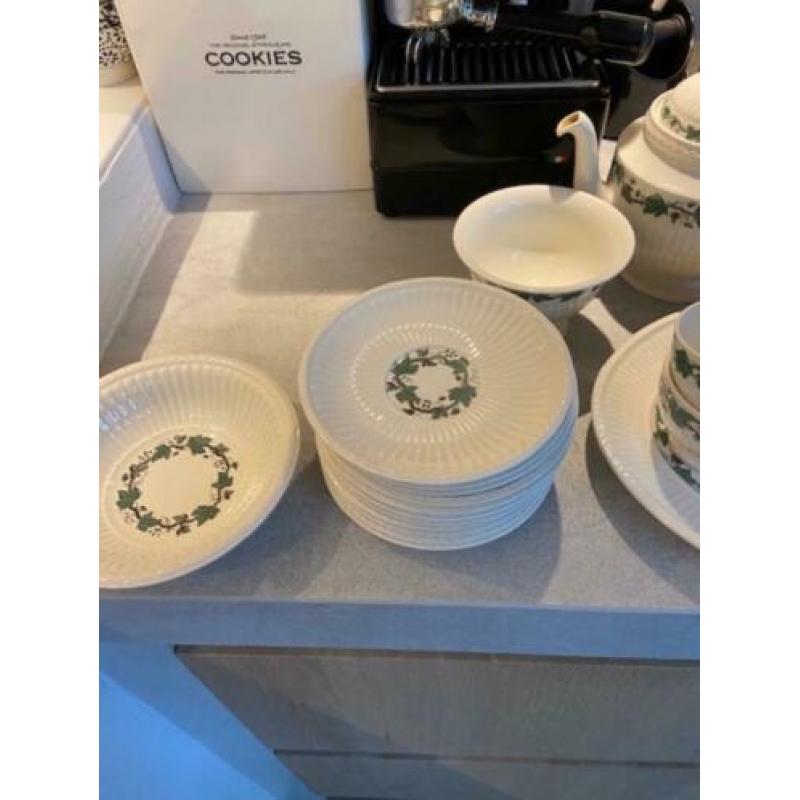 wedgewood met groen blaadje