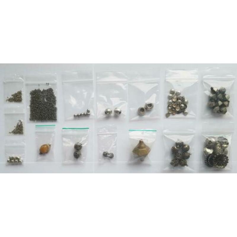 Kralen & div. materialen om zelf sieraden te maken