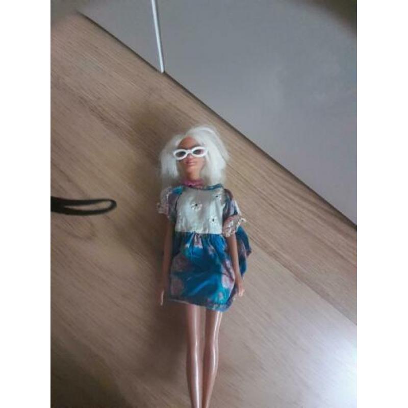 Prachtige barbie pop te koop ?