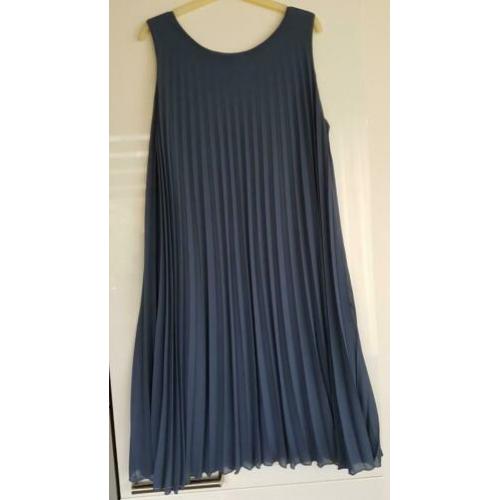 Lavendel blauwe plissé jurk maat 42-44