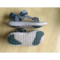 Teva lichtblauwe sandalen mt 37 izgs