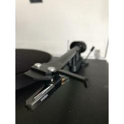 Project Debut 3 platenspeler en pre amp