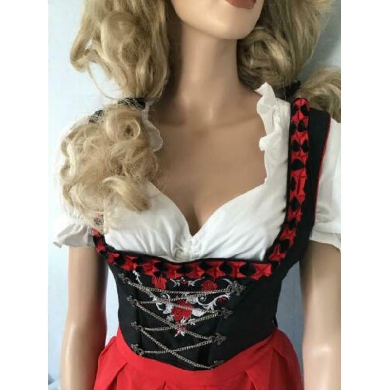 Dirndl zwart met rood, inclusief schort en bloes